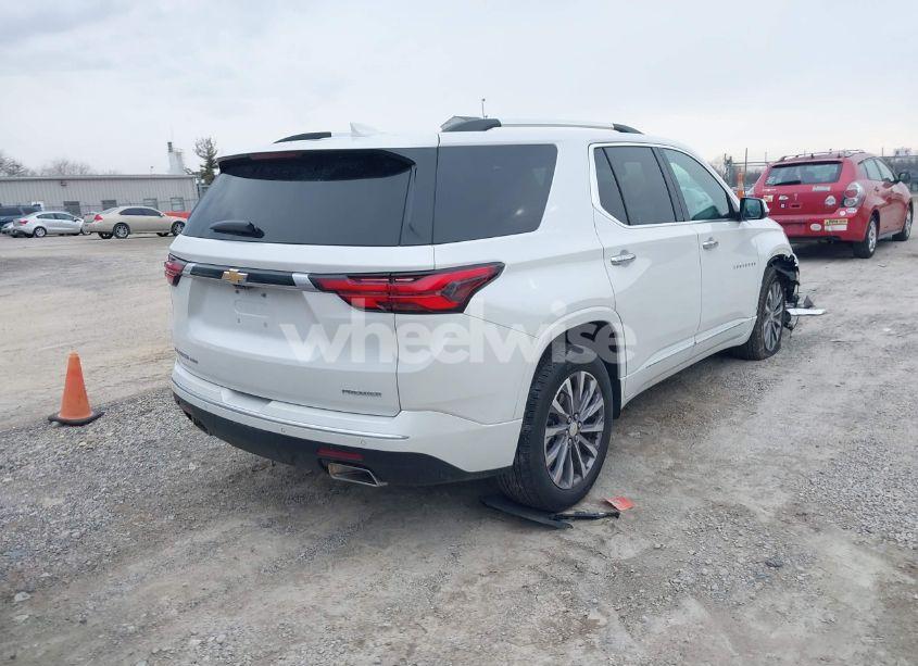 Photo 4 of 2022 Chevrolet Traverse AWD PREMIER (VIN 1GNEVKKW8NJ177182)