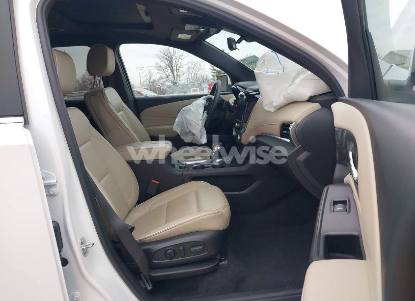 Photo 5 of 2022 Chevrolet Traverse AWD PREMIER (VIN 1GNEVKKW8NJ177182)