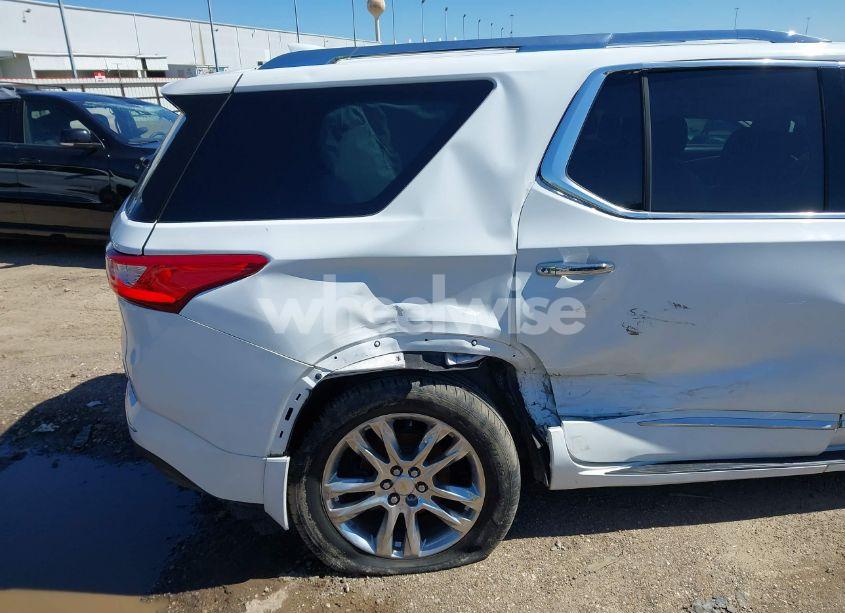 Photo 6 of 2018 Chevrolet Traverse HIGH COUNTRY (VIN 1GNEVKKW9JJ217005)