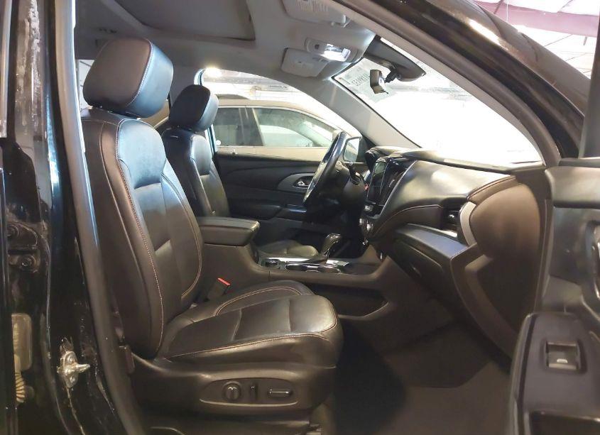 Photo 5 of 2019 Chevrolet Traverse PREMIER (VIN 1GNEVKKW9KJ214848)