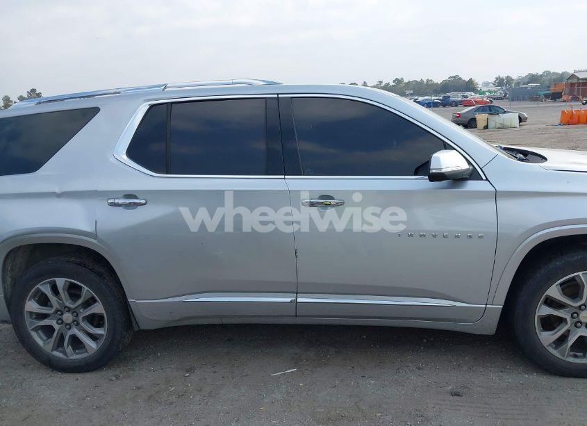 Photo 13 of 2021 Chevrolet Traverse AWD PREMIER (VIN 1GNEVKKW9MJ213346)