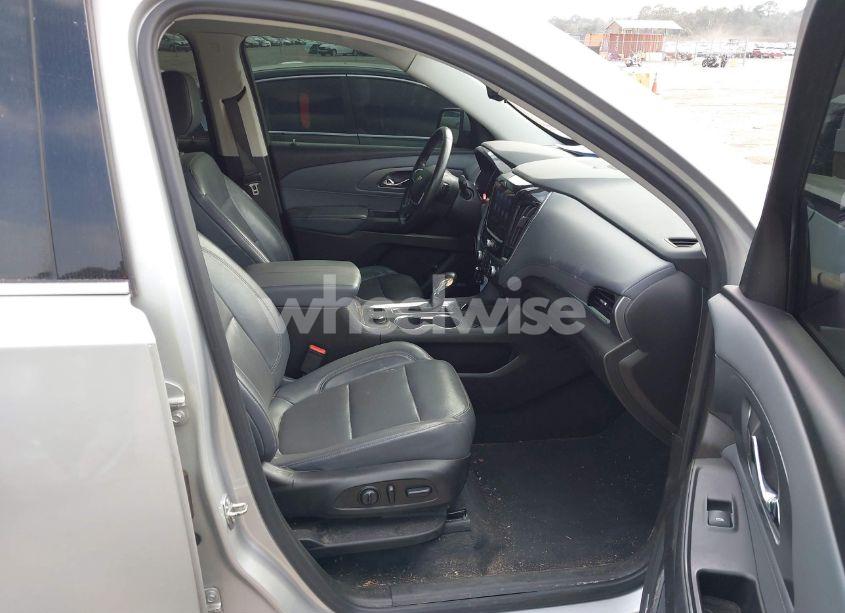 Photo 5 of 2021 Chevrolet Traverse AWD PREMIER (VIN 1GNEVKKW9MJ213346)