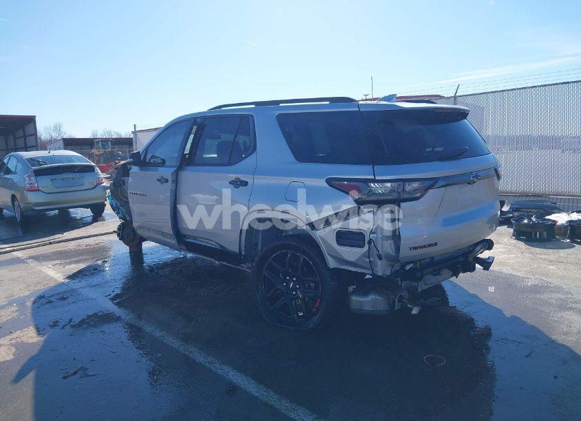 Photo 3 of 2019 Chevrolet Traverse PREMIER (VIN 1GNEVKKWXKJ274010)