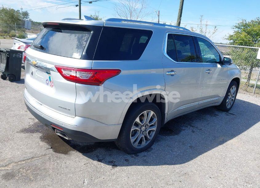Photo 4 of 2021 Chevrolet Traverse AWD PREMIER (VIN 1GNEVKKWXMJ198159)