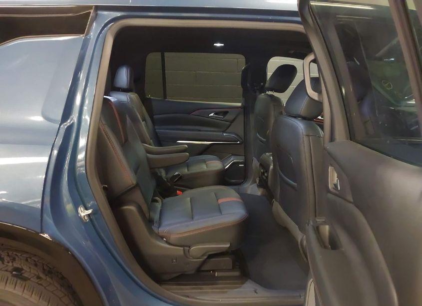 Photo 8 of 2024 Chevrolet Traverse AWD RS (VIN 1GNEVLKS1RJ143030)