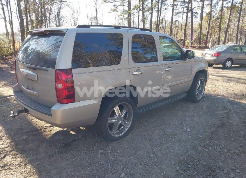 Photo 4 of 2007 Chevrolet Tahoe LT (VIN 1GNFC13007J121819)