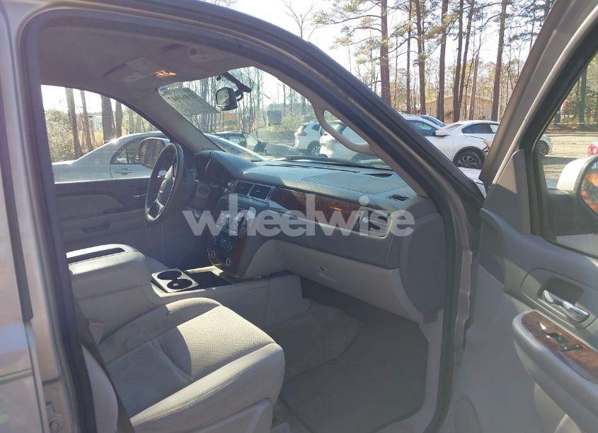 Photo 5 of 2007 Chevrolet Tahoe LT (VIN 1GNFC13007J121819)