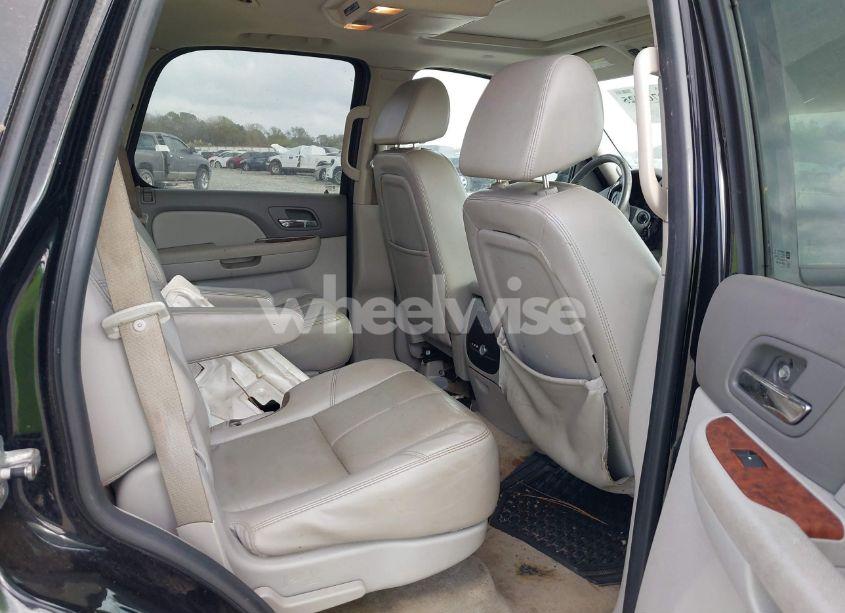 Photo 8 of 2007 Chevrolet Tahoe LT (VIN 1GNFC13007J329750)