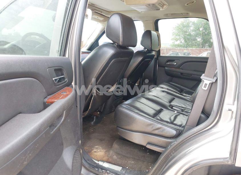 Photo 8 of 2007 Chevrolet Tahoe LTZ (VIN 1GNFC13007J351246)
