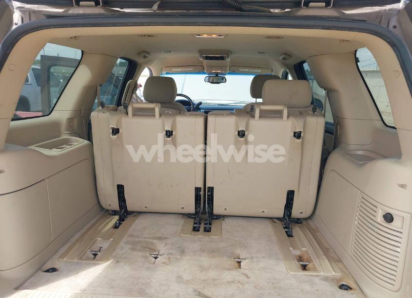 Photo 8 of 2007 Chevrolet Tahoe LS (VIN 1GNFC13007R232128)