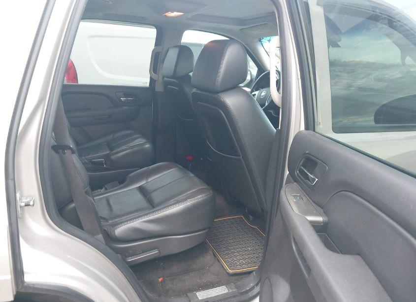 Photo 8 of 2007 Chevrolet Tahoe LT (VIN 1GNFC13007R428960)