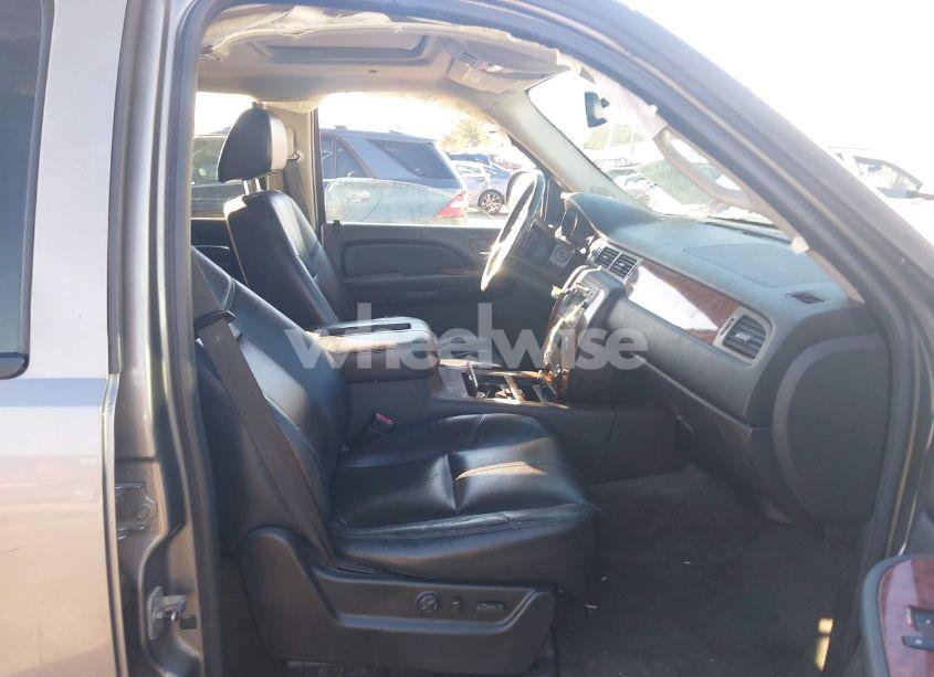 Photo 5 of 2008 Chevrolet Tahoe LTZ (VIN 1GNFC13008R192473)