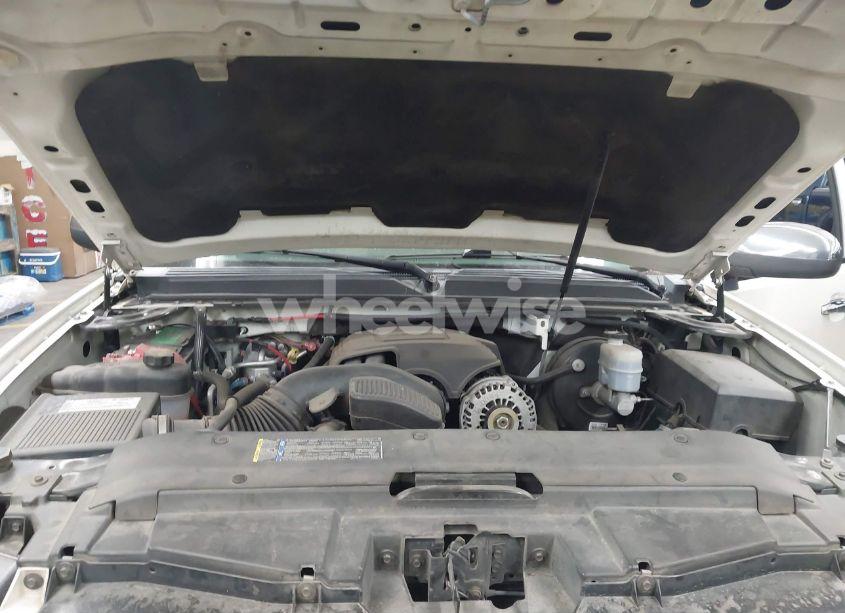 Photo 10 of 2008 Chevrolet Tahoe LTZ (VIN 1GNFC13008R196796)