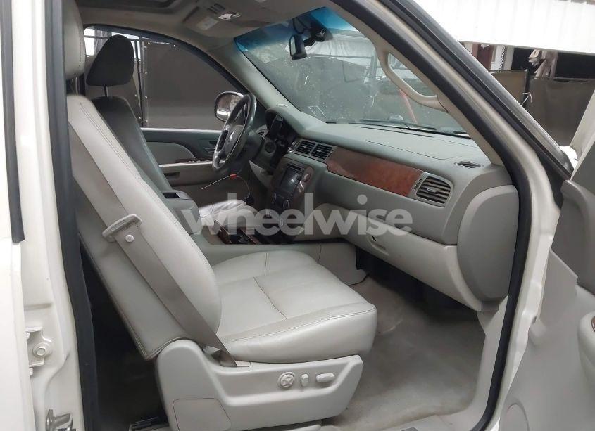 Photo 5 of 2008 Chevrolet Tahoe LTZ (VIN 1GNFC13008R196796)