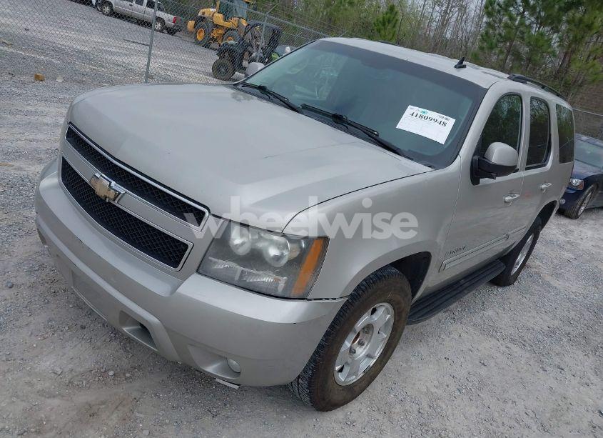 Photo 2 of 2008 Chevrolet Tahoe LT (VIN 1GNFC13008R198208)