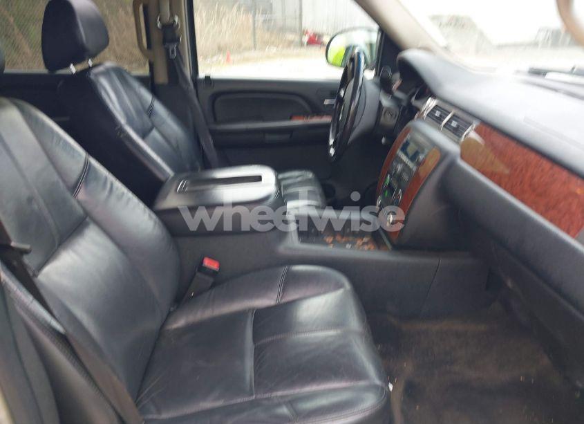 Photo 5 of 2008 Chevrolet Tahoe LT (VIN 1GNFC13008R198208)