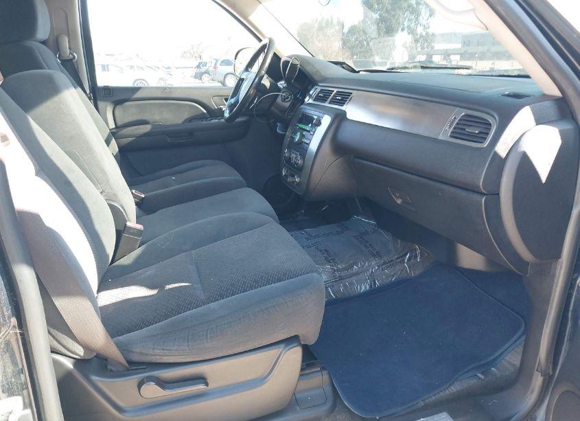 Photo 5 of 2007 Chevrolet Tahoe LS (VIN 1GNFC13017J368766)