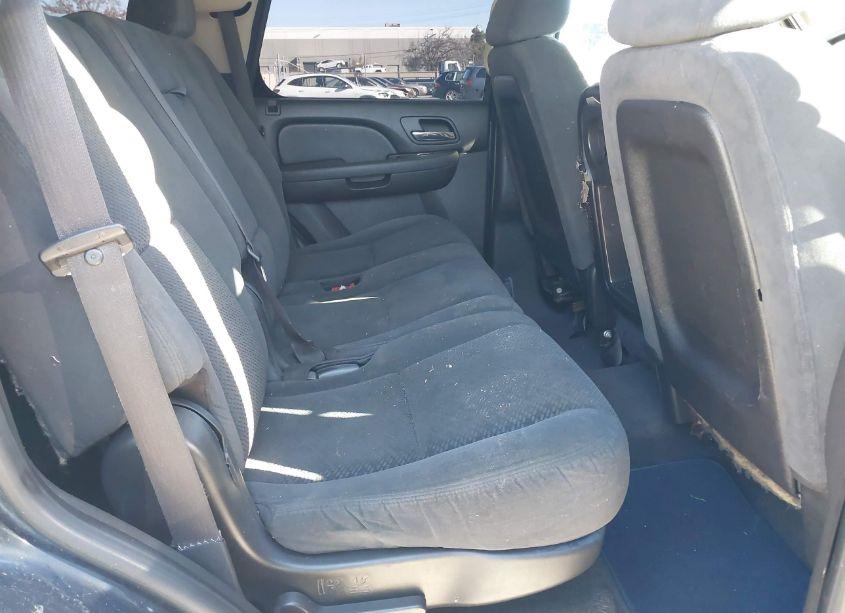 Photo 8 of 2007 Chevrolet Tahoe LS (VIN 1GNFC13017J368766)