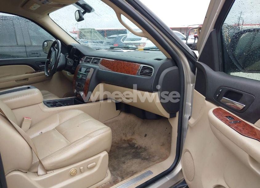 Photo 5 of 2007 Chevrolet Tahoe LTZ (VIN 1GNFC13017R232400)