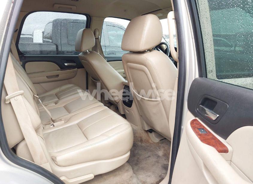 Photo 8 of 2007 Chevrolet Tahoe LTZ (VIN 1GNFC13017R232400)