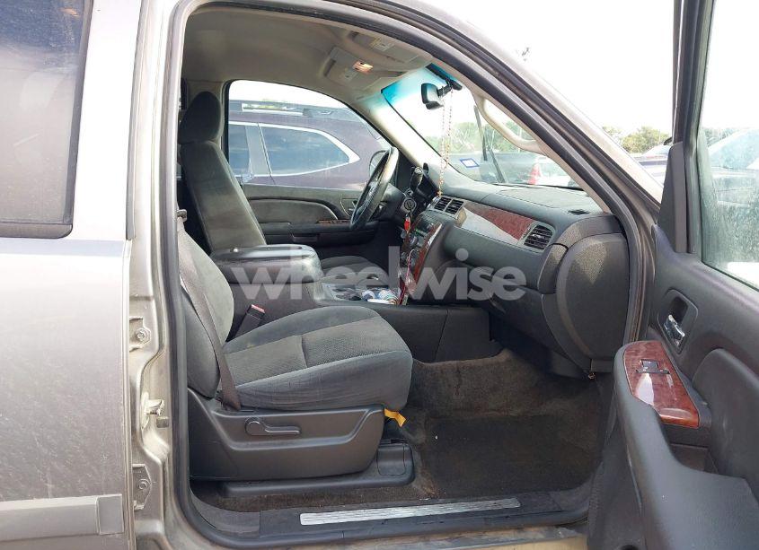 Photo 5 of 2007 Chevrolet Tahoe LT (VIN 1GNFC13017R287137)