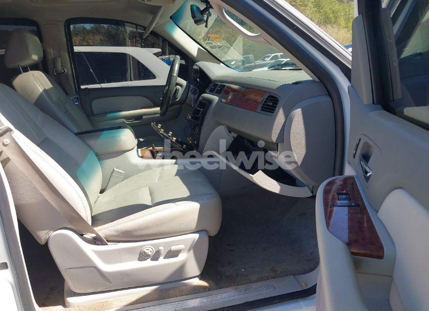 Photo 5 of 2008 Chevrolet Tahoe LTZ (VIN 1GNFC13018J225012)