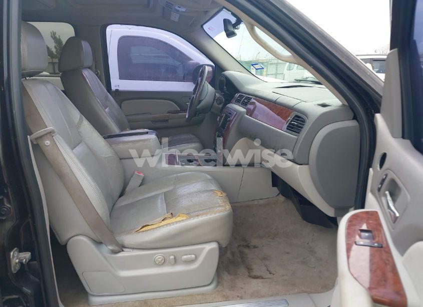 Photo 5 of 2008 Chevrolet Tahoe LTZ (VIN 1GNFC13018R151706)