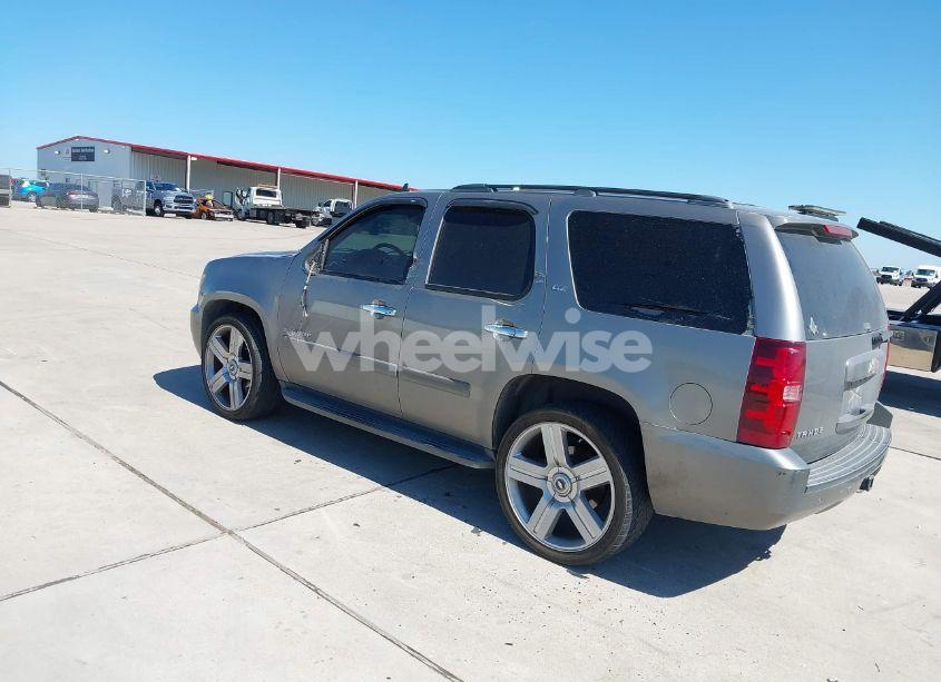 Photo 3 of 2008 Chevrolet Tahoe LTZ (VIN 1GNFC13018R154833)