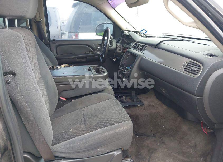 Photo 5 of 2008 Chevrolet Tahoe LS (VIN 1GNFC13018R236657)