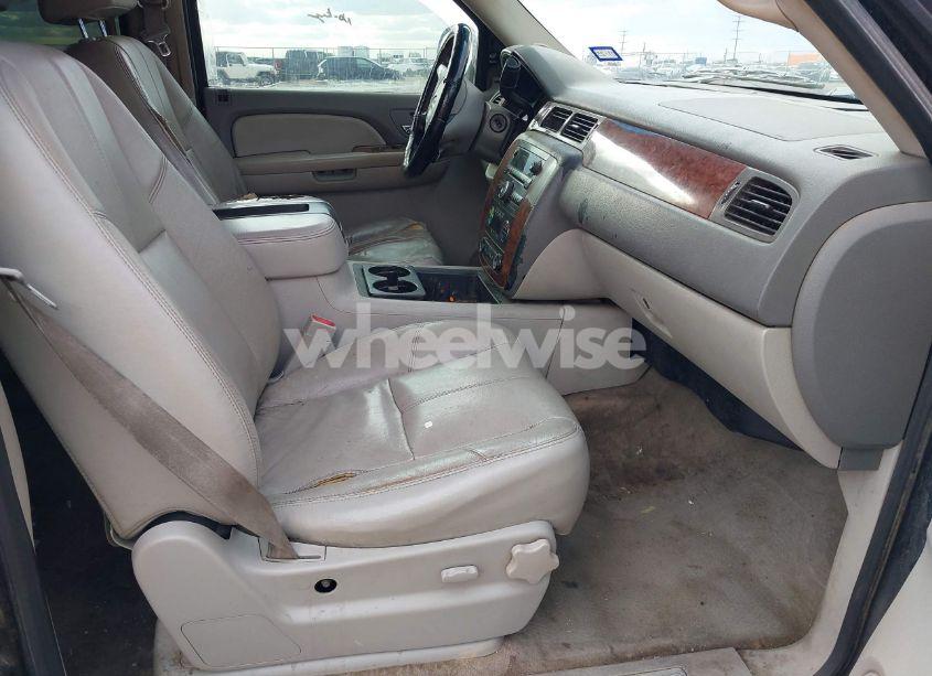 Photo 5 of 2008 Chevrolet Tahoe LT (VIN 1GNFC13018R247576)