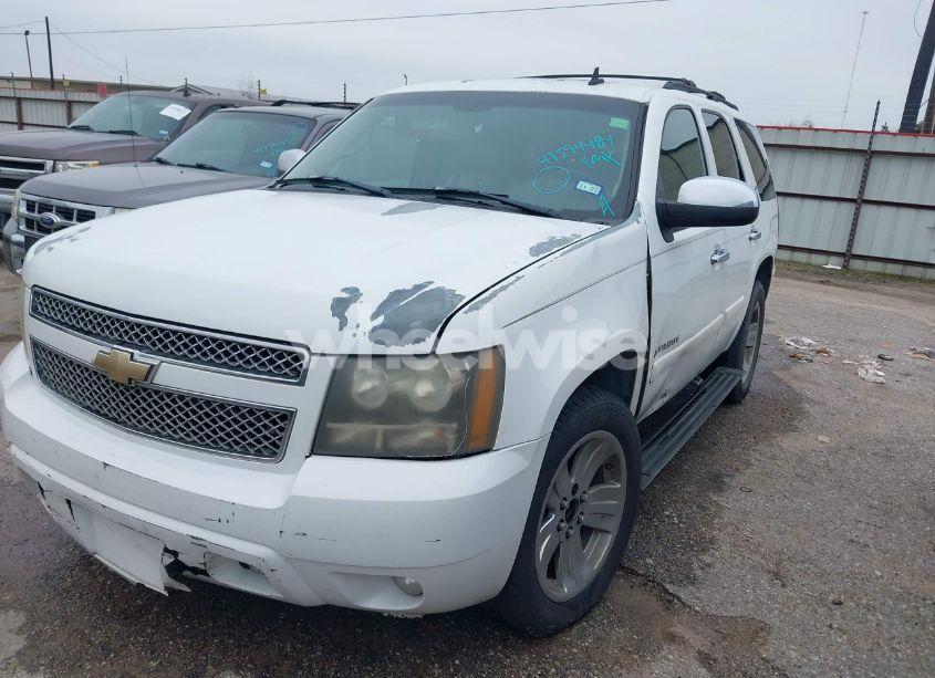 Photo 2 of 2007 Chevrolet Tahoe LTZ (VIN 1GNFC13027J402200)