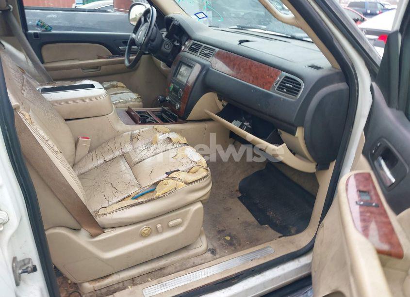 Photo 5 of 2007 Chevrolet Tahoe LTZ (VIN 1GNFC13027J402200)