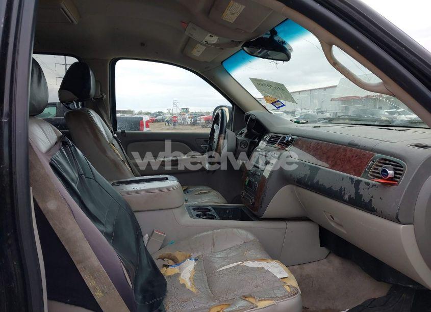 Photo 5 of 2007 Chevrolet Tahoe LT (VIN 1GNFC13027R179108)