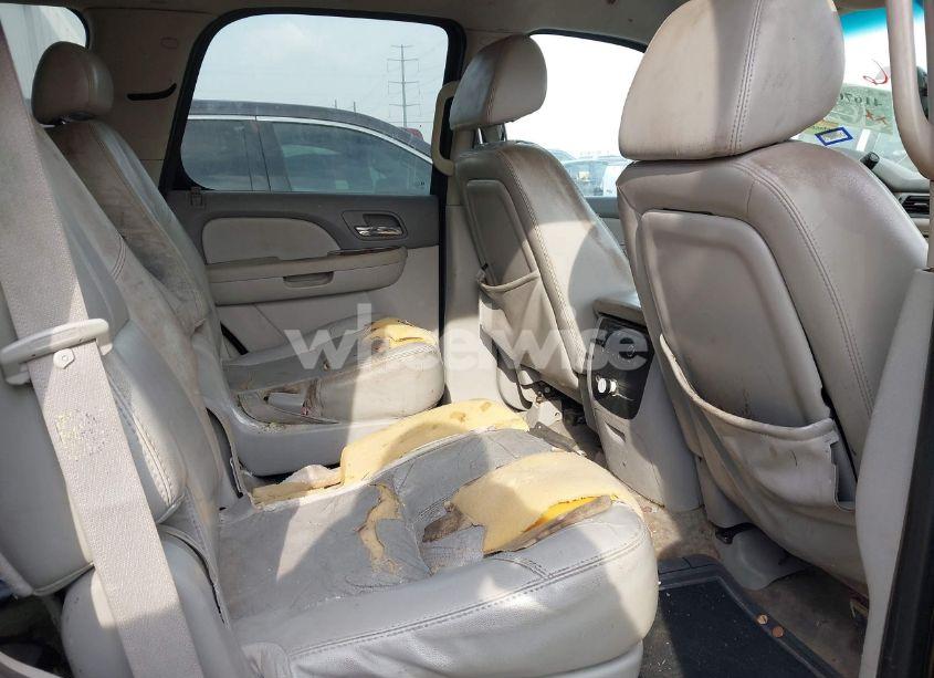 Photo 8 of 2007 Chevrolet Tahoe LT (VIN 1GNFC13027R179108)