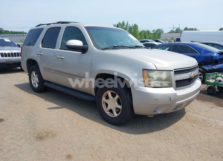 2007 Chevrolet Tahoe LT (VIN 1GNFC13027R235130) main photo