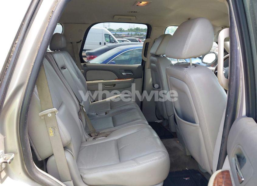 Photo 8 of 2007 Chevrolet Tahoe LT (VIN 1GNFC13027R235130)