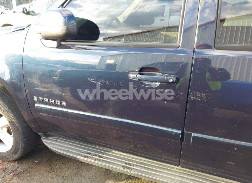 Photo 12 of 2007 Chevrolet Tahoe (VIN 1GNFC13027R248511)