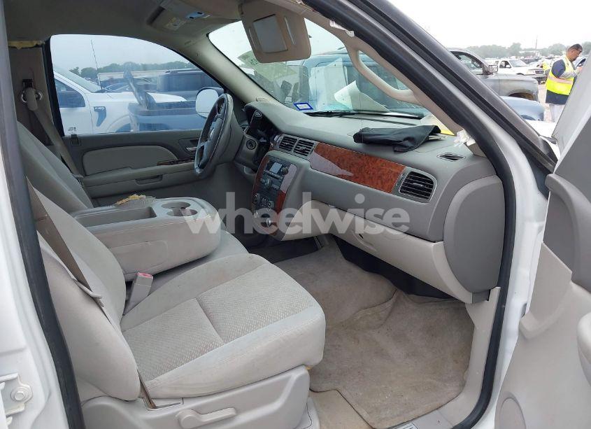 Photo 5 of 2007 Chevrolet Tahoe LS (VIN 1GNFC13027R264756)