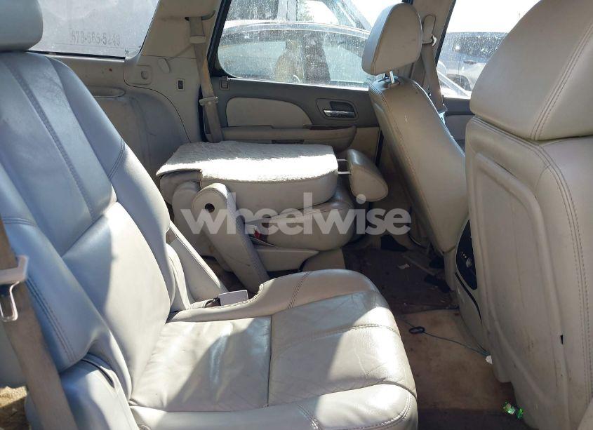 Photo 8 of 2007 Chevrolet Tahoe LTZ (VIN 1GNFC13027R320727)