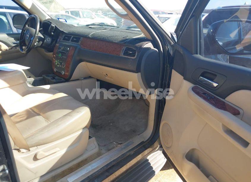 Photo 5 of 2007 Chevrolet Tahoe LT (VIN 1GNFC13027R393113)