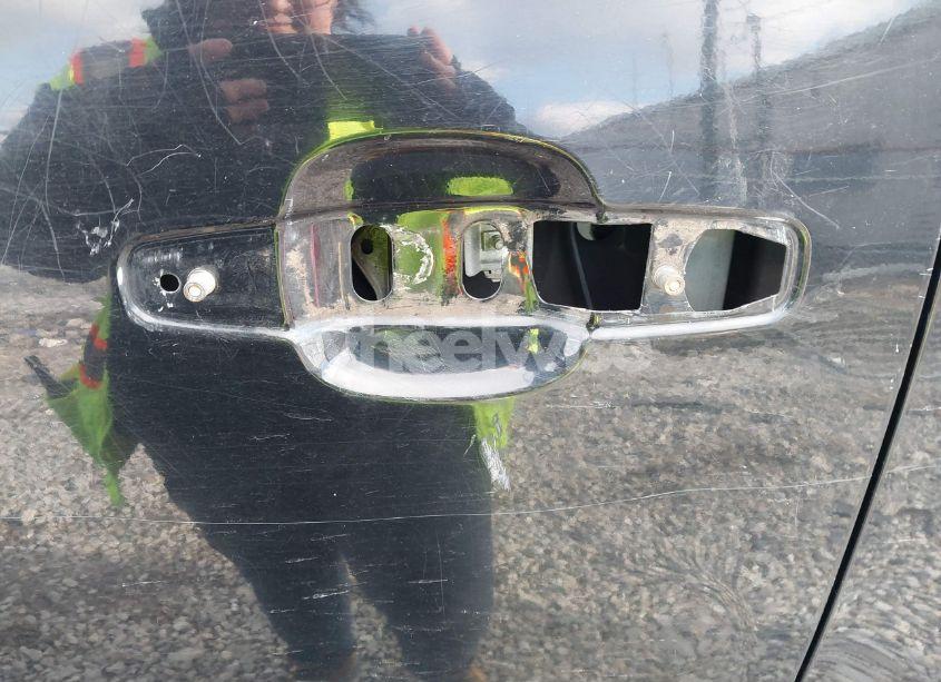 Photo 6 of 2007 Chevrolet Tahoe LTZ (VIN 1GNFC13027R394147)