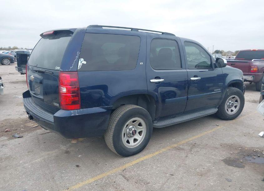 Photo 4 of 2007 Chevrolet Tahoe LT (VIN 1GNFC13027R398540)