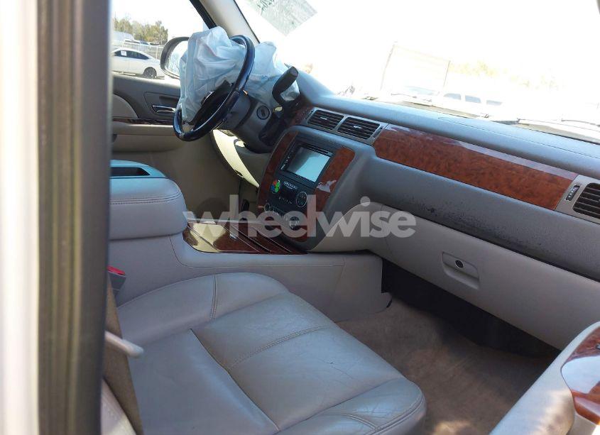 Photo 5 of 2008 Chevrolet Tahoe LTZ (VIN 1GNFC13028R119704)