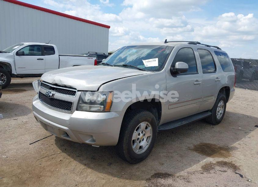 Photo 2 of 2008 Chevrolet Tahoe LT (VIN 1GNFC13028R153786)