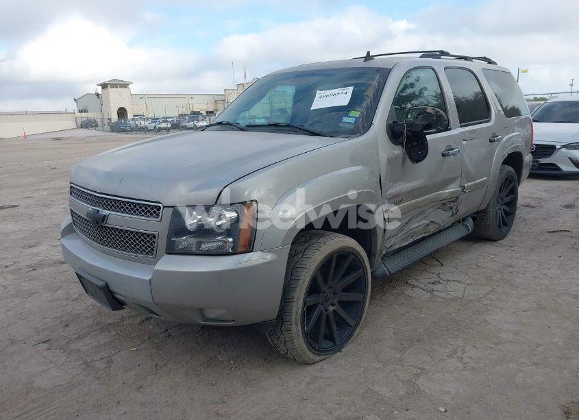Photo 2 of 2008 Chevrolet Tahoe LT (VIN 1GNFC13028R153884)