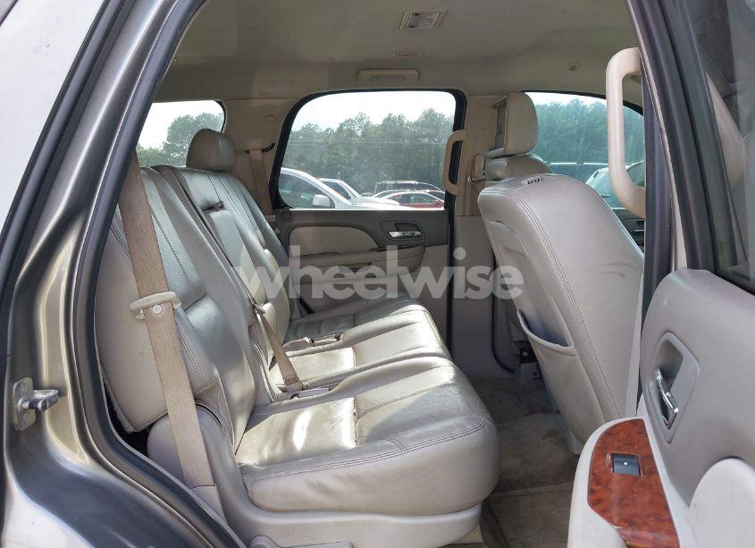 Photo 8 of 2008 Chevrolet Tahoe LT (VIN 1GNFC13028R159006)