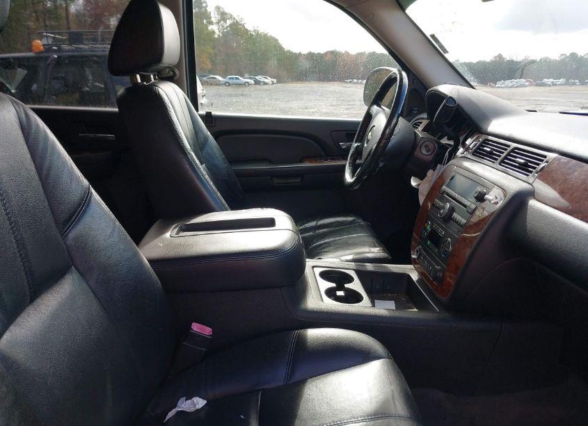 Photo 5 of 2008 Chevrolet Tahoe LT (VIN 1GNFC13028R259056)