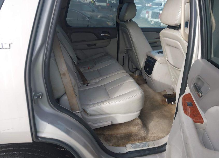 Photo 8 of 2007 Chevrolet Tahoe LT (VIN 1GNFC13037J333775)