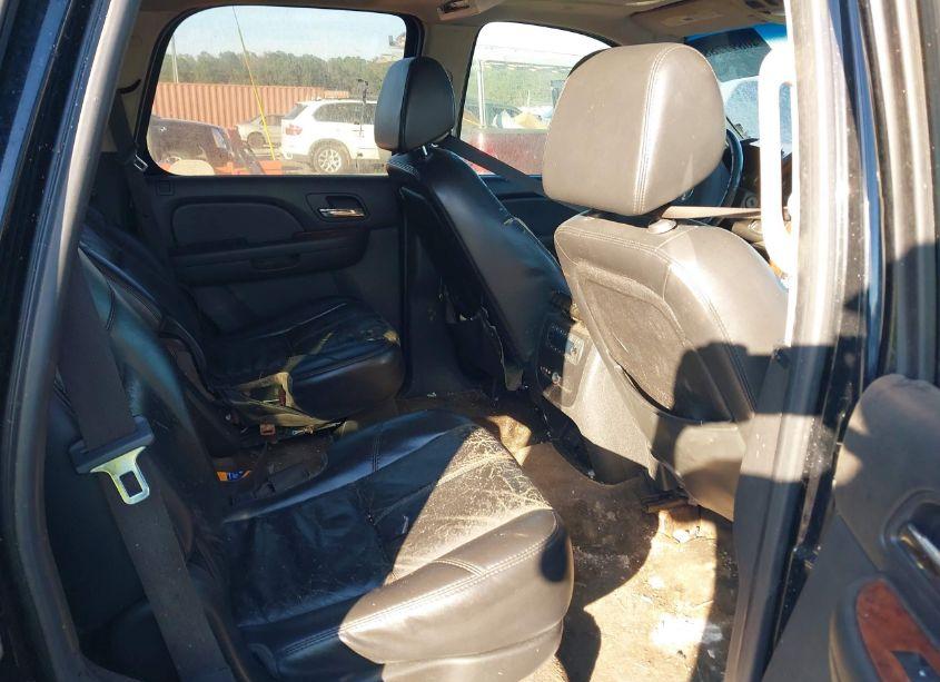 Photo 8 of 2007 Chevrolet Tahoe LTZ (VIN 1GNFC13037J375315)