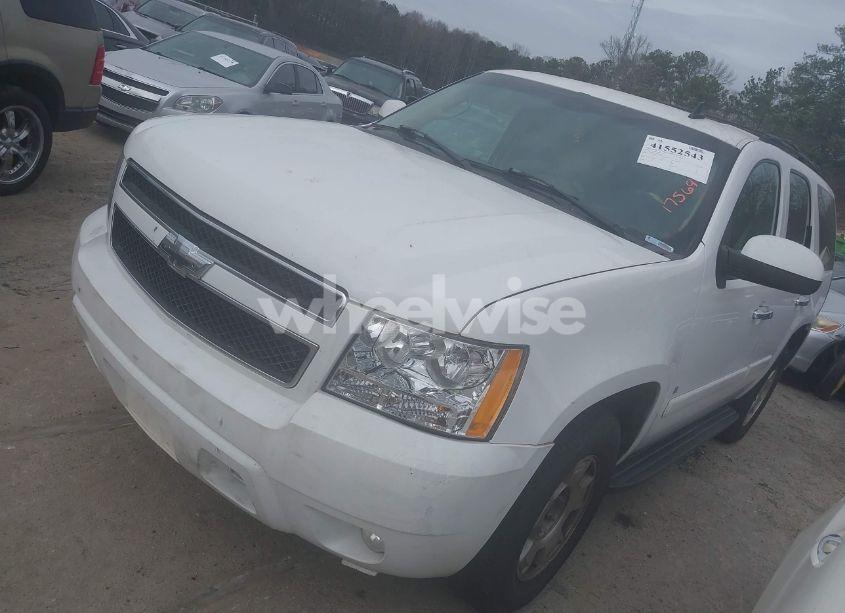 Photo 2 of 2007 Chevrolet Tahoe LTZ (VIN 1GNFC13037R175696)